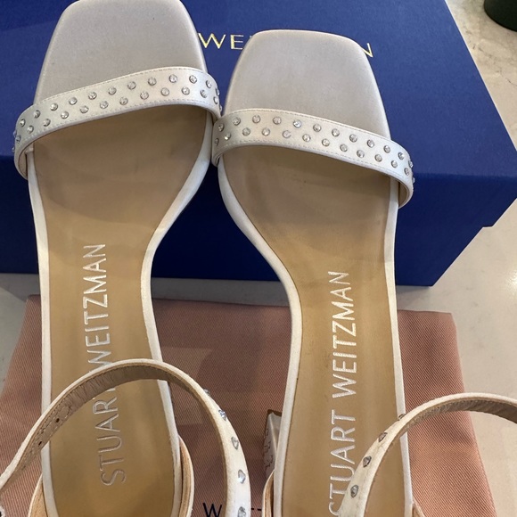 Stuart Weirzman IvorySatin Rhinestone 2.5” heel. Brand new. Never worn. Size 5.5 - Picture 2 of 4